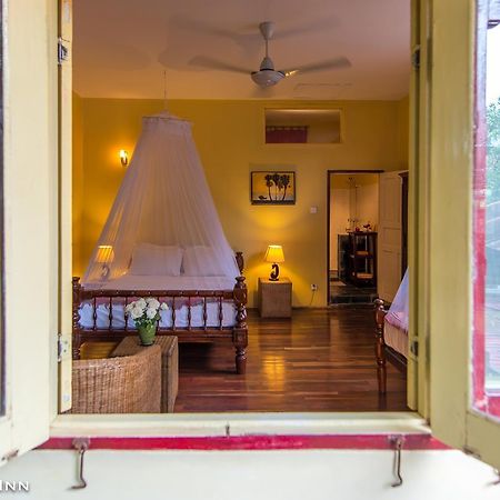 Alamanda Inn, Boutique Hotel And French Restaurant Янгон Екстер'єр фото