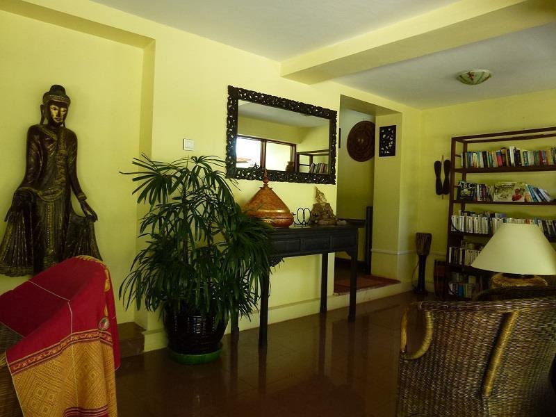Alamanda Inn, Boutique Hotel And French Restaurant Янгон Екстер'єр фото