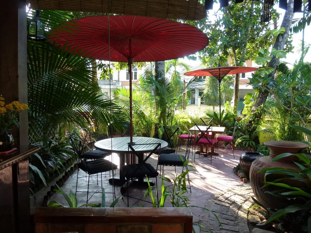 Alamanda Inn, Boutique Hotel And French Restaurant Янгон Екстер'єр фото